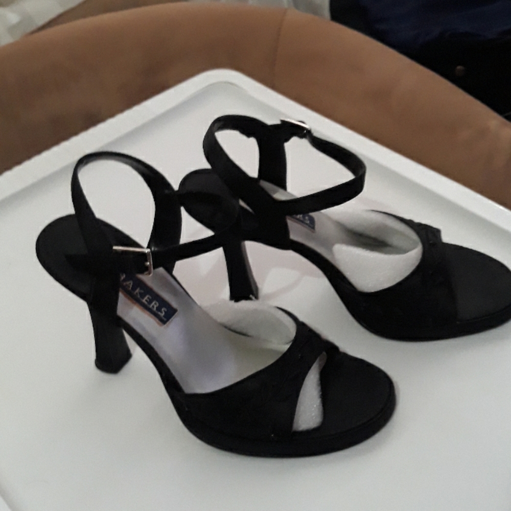 Shoes - Picture 2 of 2